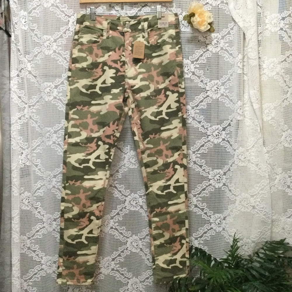 Levi’s Women Jeans 721 High Rise Skinny Camo Size 31